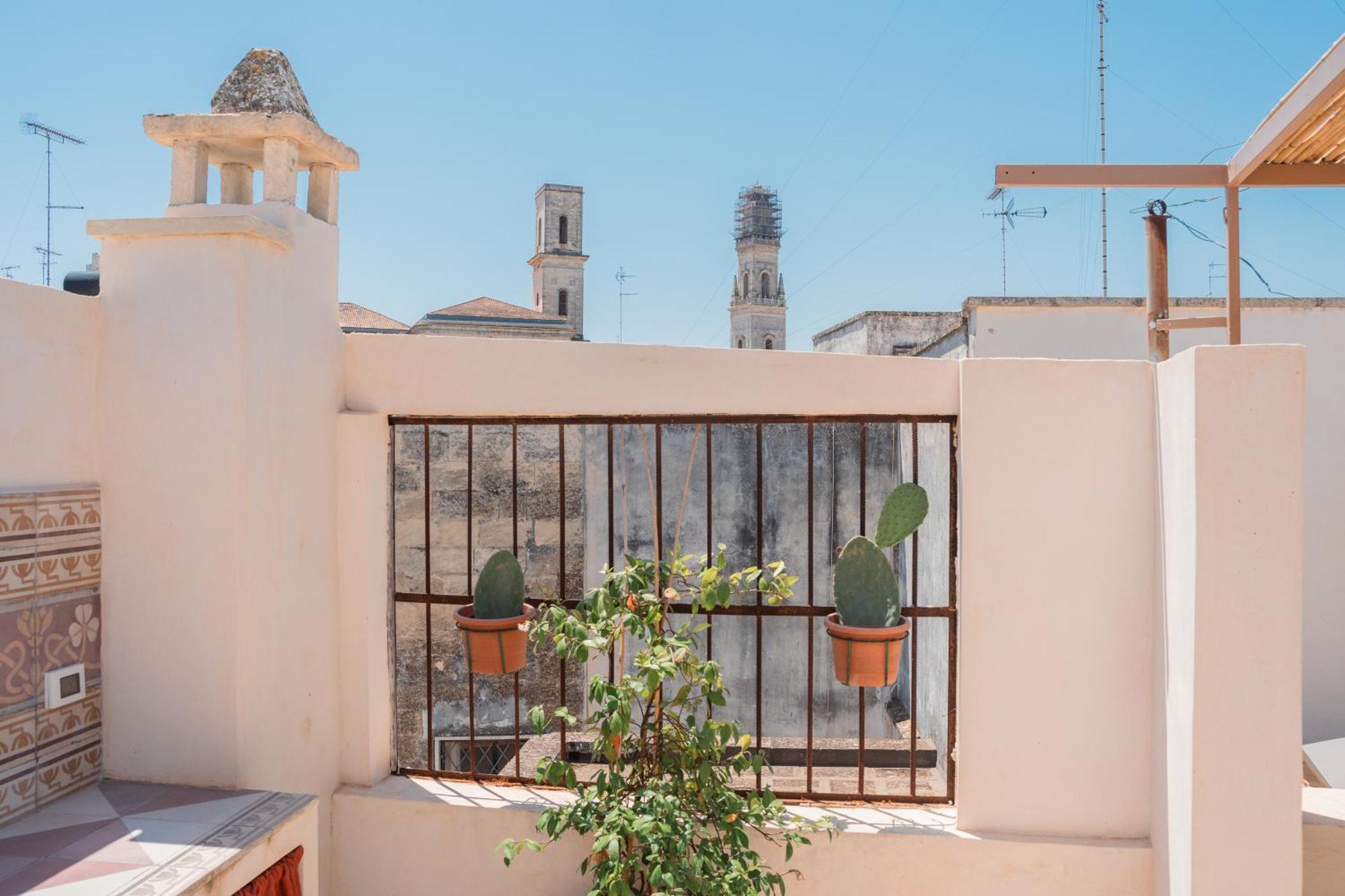 Lotus Apartment & Rooftop By Residence Colibri Lecce Dış mekan fotoğraf