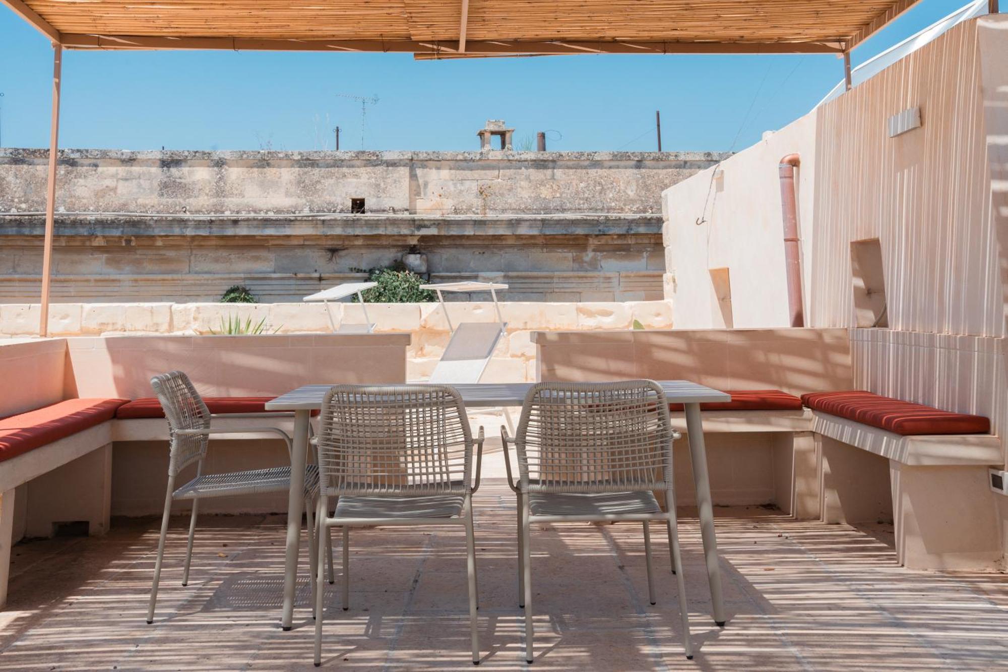 Lotus Apartment & Rooftop By Residence Colibri Lecce Dış mekan fotoğraf